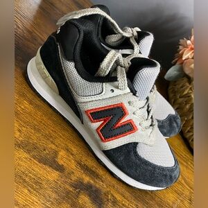 New Balance 574 Classic Gray Black Red Boys Size 2